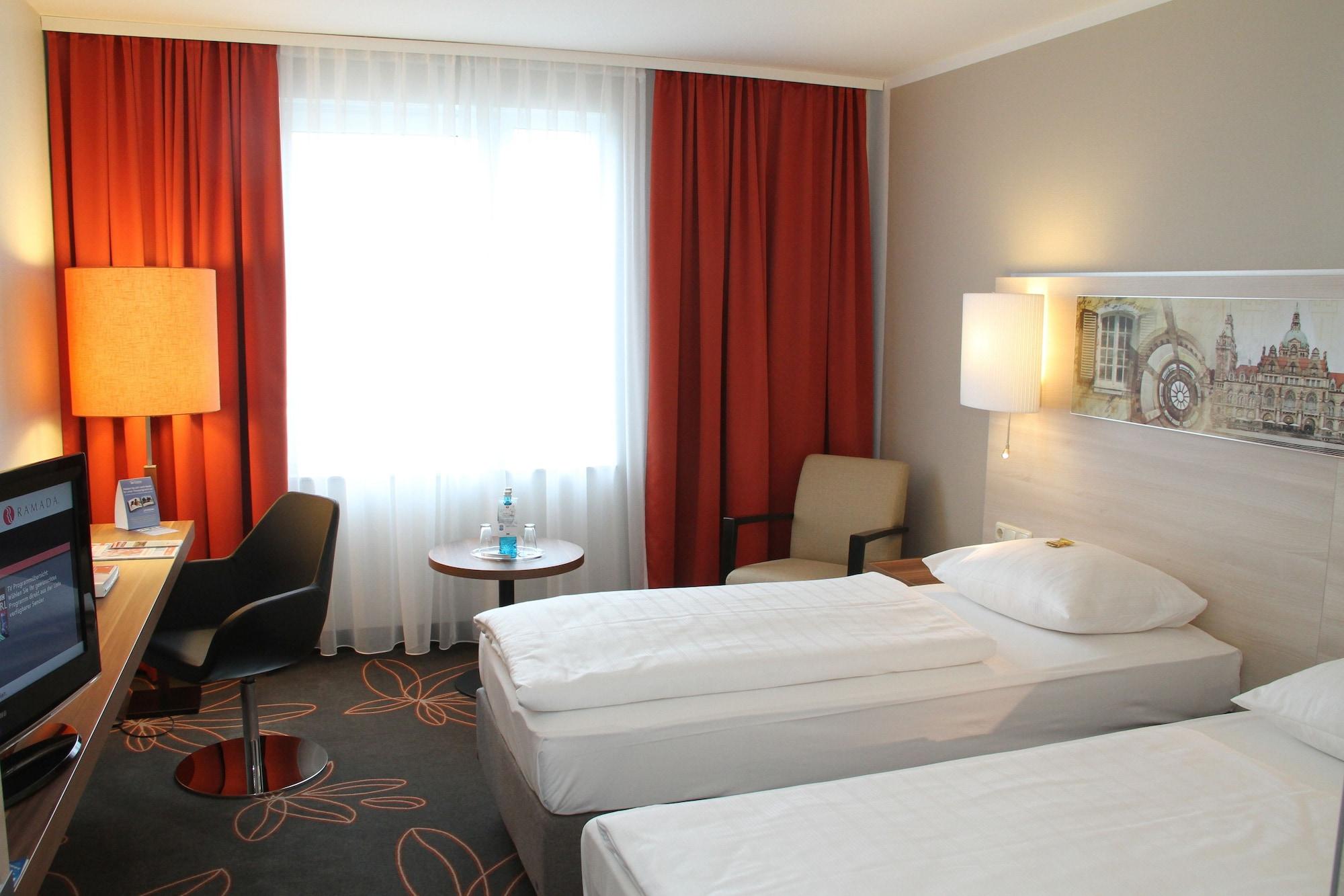 H+ Hotel 4*