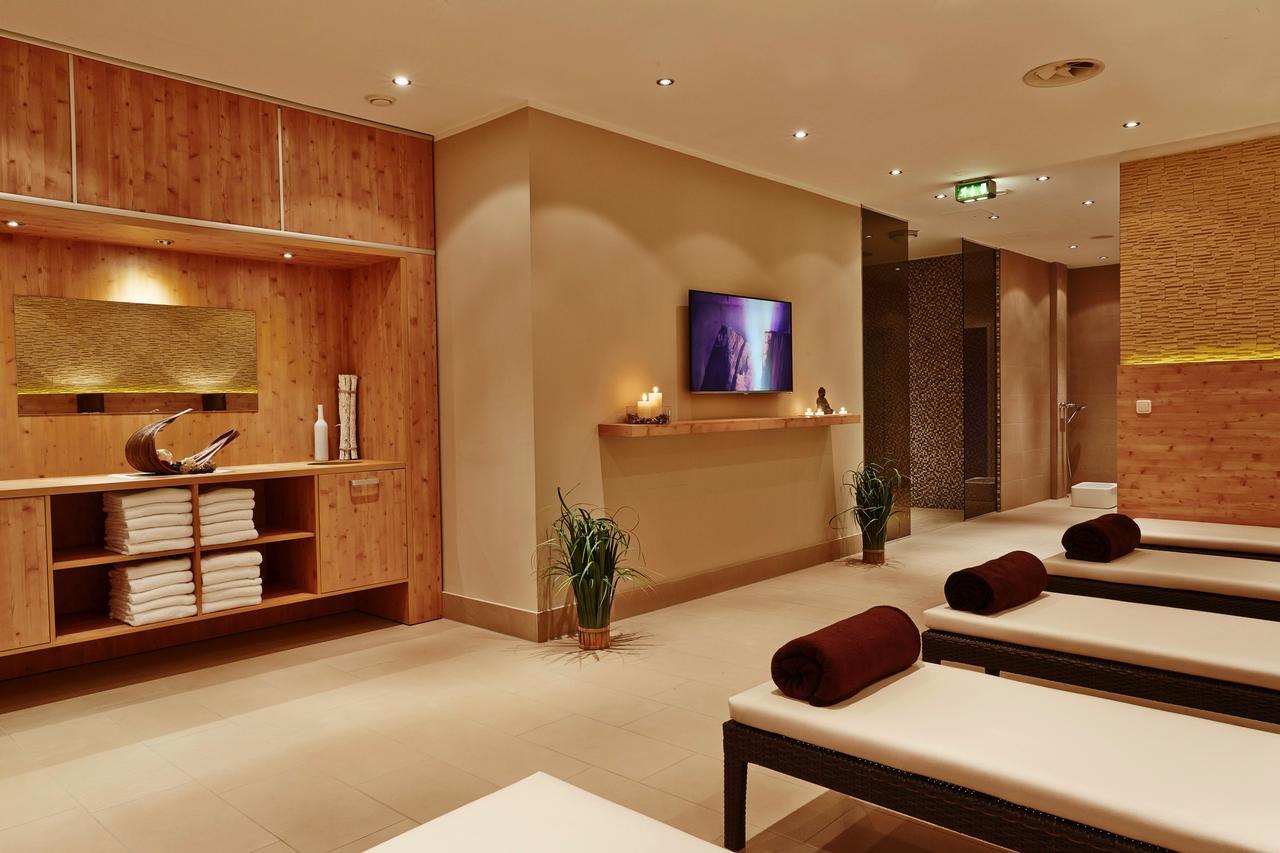 H+ Hotel