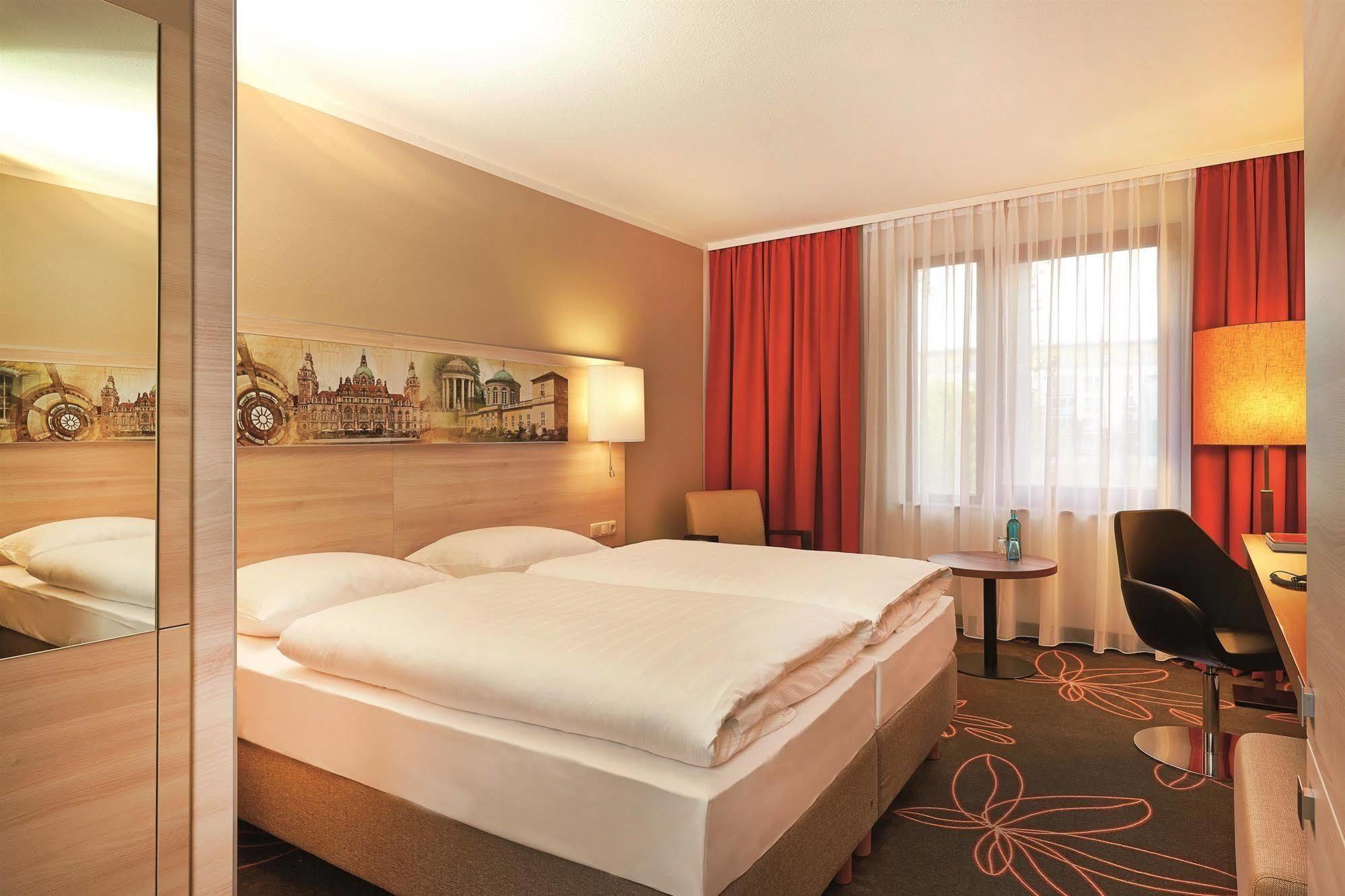 Hotel H+ 4*
