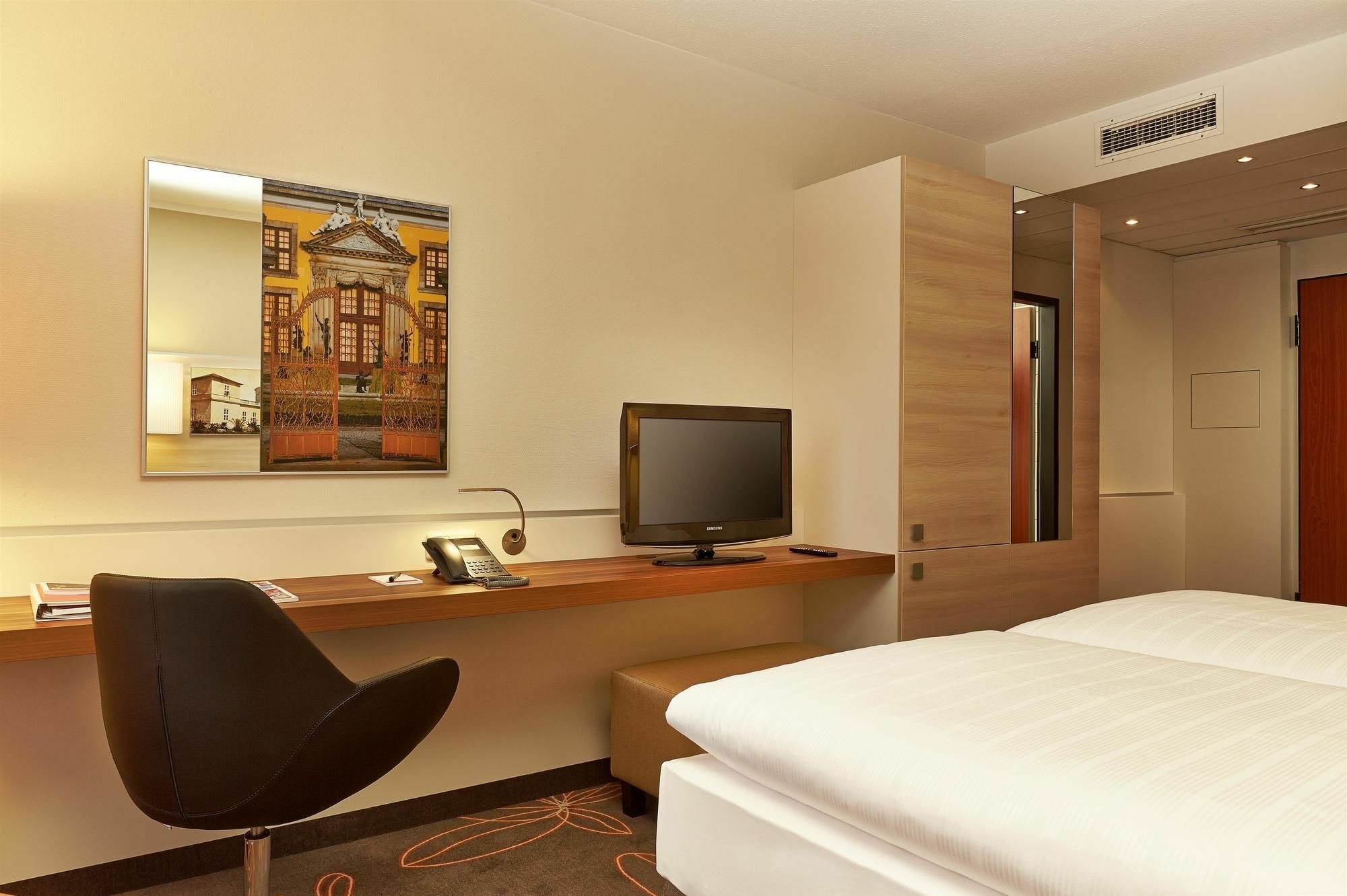 Hotel H+ 4*