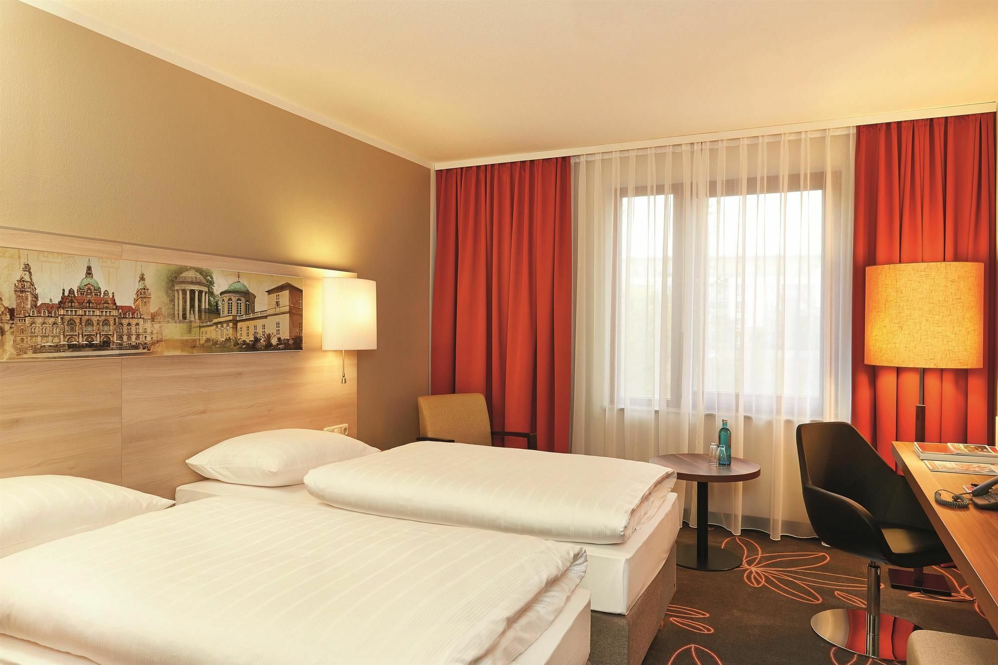 Hotel H+ 4*